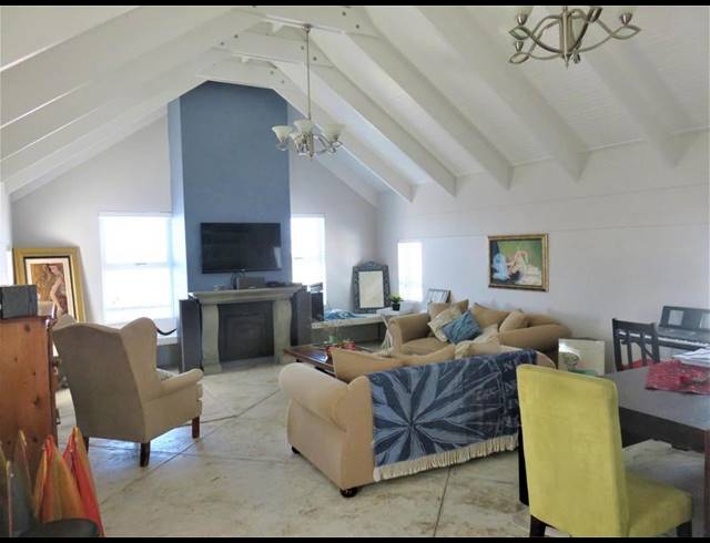 4 BEDROOM HOUSE FOR SALE IN LAGUNA SANDS